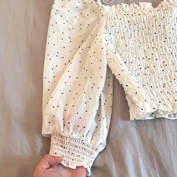 Puffy sleeve polka dot top - Picture 2 of 3